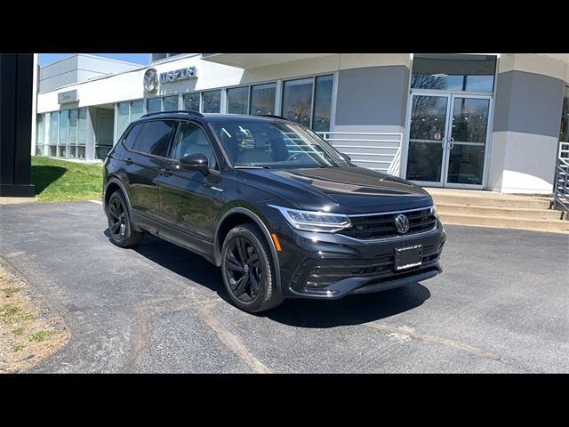 2024 Volkswagen Tiguan SE R-Line Black