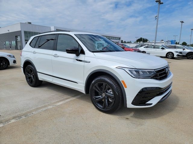 2024 Volkswagen Tiguan SE R-Line Black