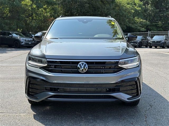 2024 Volkswagen Tiguan SE R-Line Black