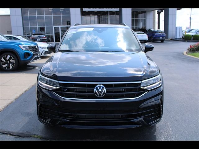 2024 Volkswagen Tiguan SE R-Line Black