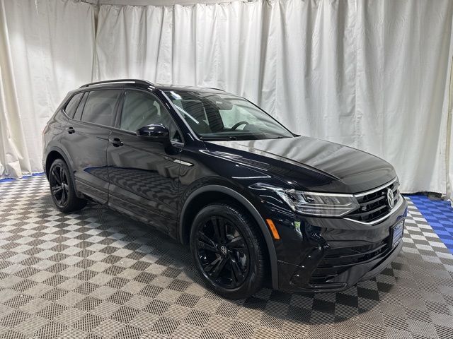 2024 Volkswagen Tiguan SE R-Line Black