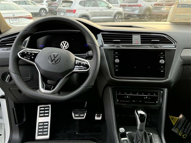 2024 Volkswagen Tiguan/Taos SE R-Line Black