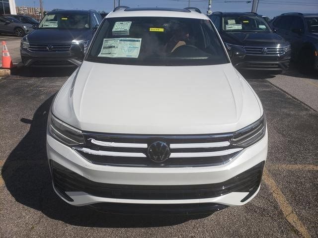 2024 Volkswagen Tiguan SE R-Line Black