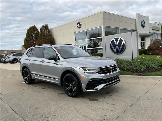 2024 Volkswagen Tiguan SE R-Line Black