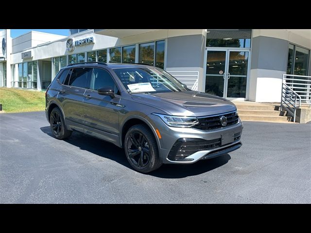 2024 Volkswagen Tiguan SE R-Line Black