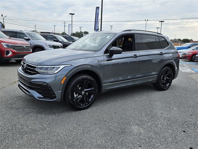 2024 Volkswagen Tiguan SE R-Line Black