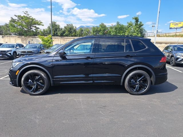 2024 Volkswagen Tiguan SE R-Line Black