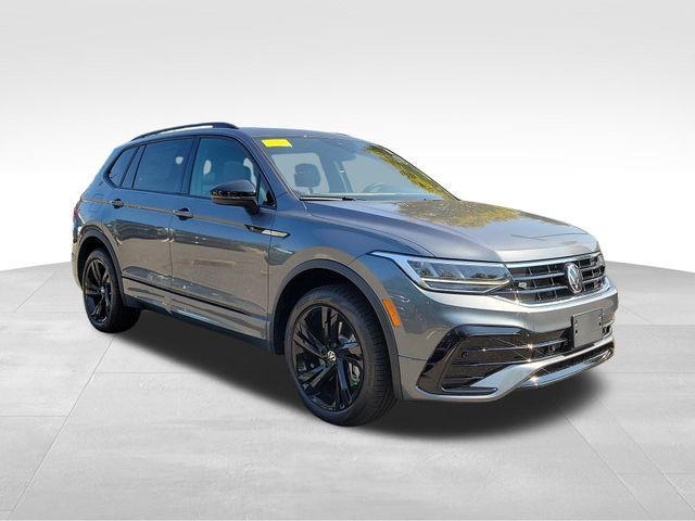 2024 Volkswagen Tiguan SE R-Line Black