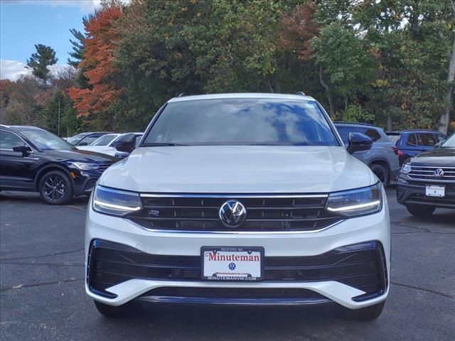 2024 Volkswagen Tiguan SE R-Line Black