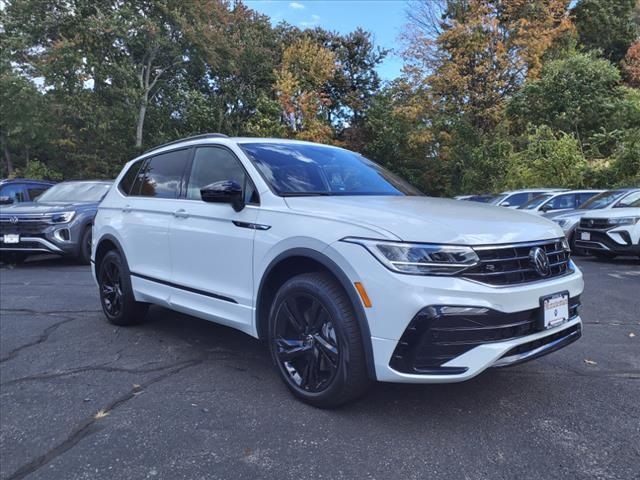 2024 Volkswagen Tiguan SE R-Line Black