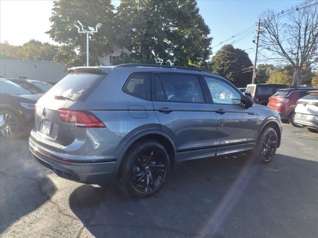 2024 Volkswagen Tiguan SE R-Line Black