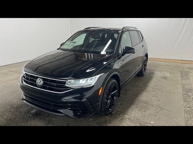 2024 Volkswagen Tiguan/Taos SE R-Line Black