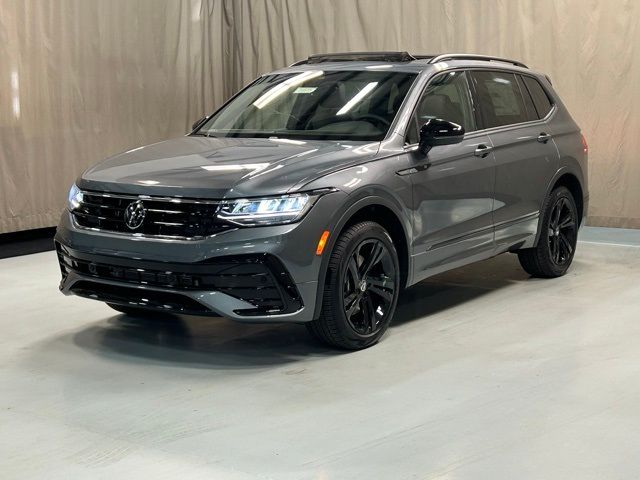 2024 Volkswagen Tiguan/Taos SE R-Line Black