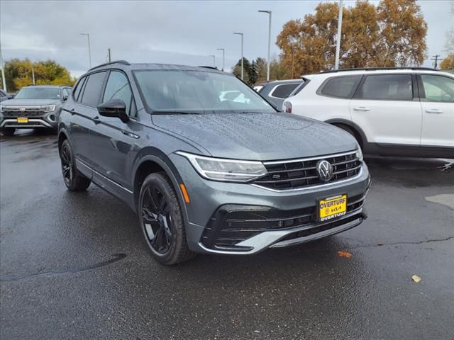 2024 Volkswagen Tiguan SE R-Line Black