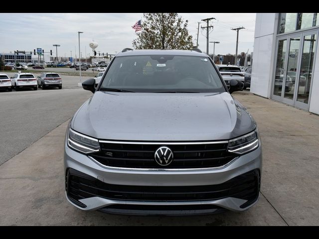 2024 Volkswagen Tiguan SE R-Line Black