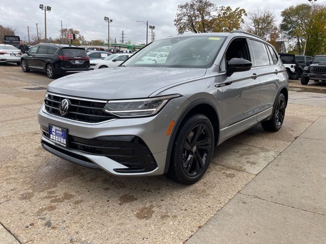 2024 Volkswagen Tiguan SE R-Line Black