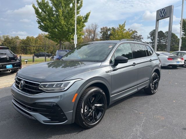 2024 Volkswagen Tiguan SE R-Line Black