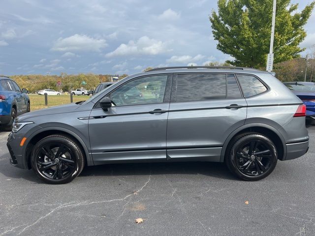 2024 Volkswagen Tiguan SE R-Line Black