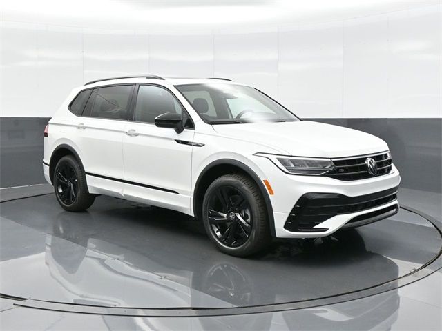 2024 Volkswagen Tiguan SE R-Line Black