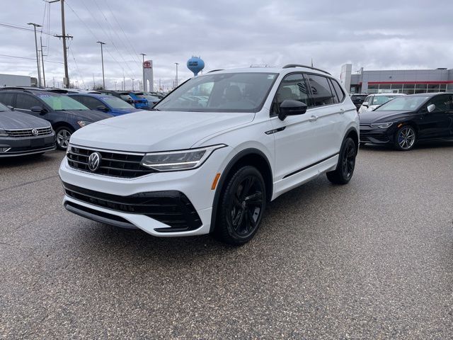 2024 Volkswagen Tiguan SE R-Line Black