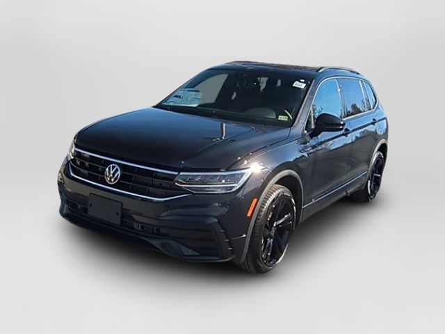 2024 Volkswagen Tiguan SE R-Line Black