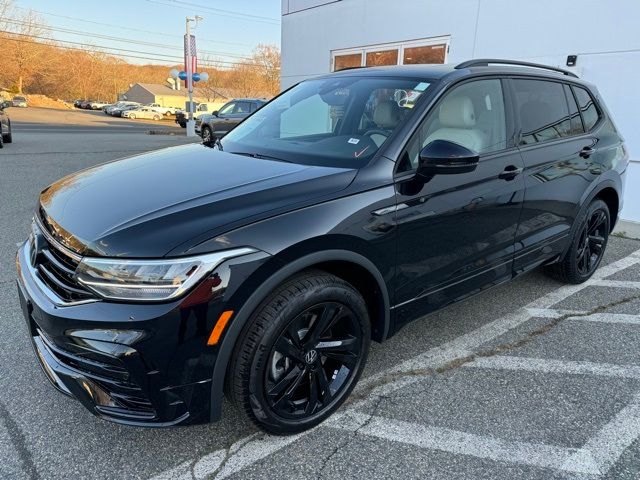 2024 Volkswagen Tiguan SE R-Line Black