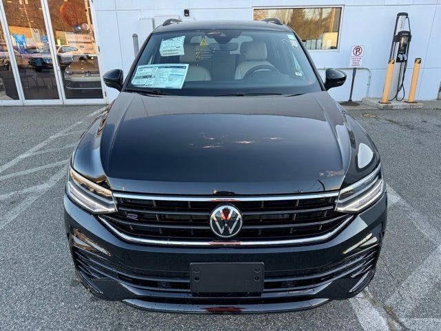 2024 Volkswagen Tiguan SE R-Line Black