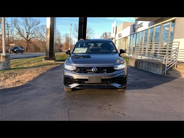 2024 Volkswagen Tiguan SE R-Line Black