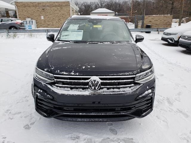 2024 Volkswagen Tiguan SE R-Line Black