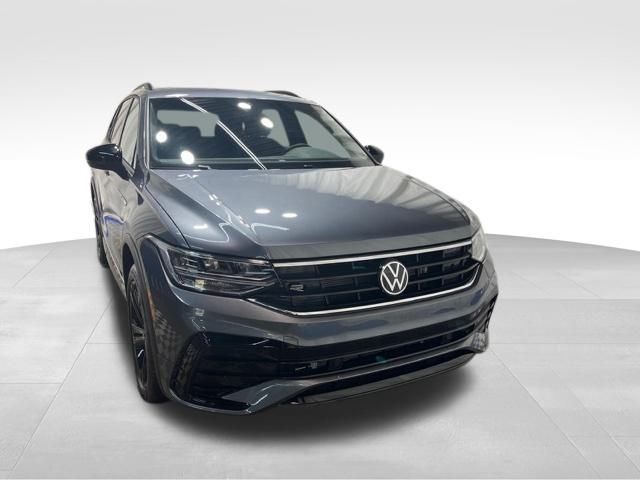 2024 Volkswagen Tiguan/Taos SE R-Line Black