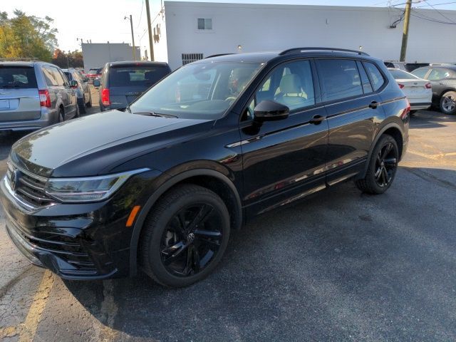 2024 Volkswagen Tiguan/Taos SE R-Line Black