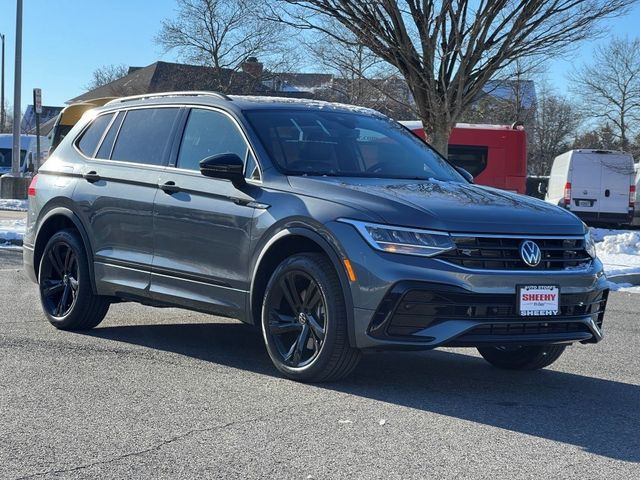 2024 Volkswagen Tiguan SE R-Line Black