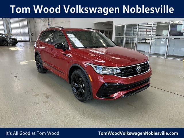 2024 Volkswagen Tiguan SE R-Line Black