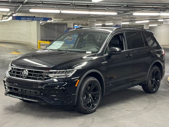 2024 Volkswagen Tiguan SE R-Line Black