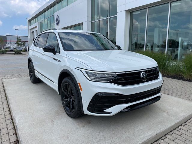 2024 Volkswagen Tiguan SE R-Line Black