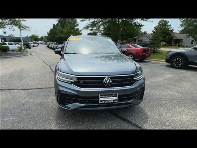 2024 Volkswagen Tiguan SE R-Line Black