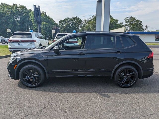 2024 Volkswagen Tiguan SE R-Line Black