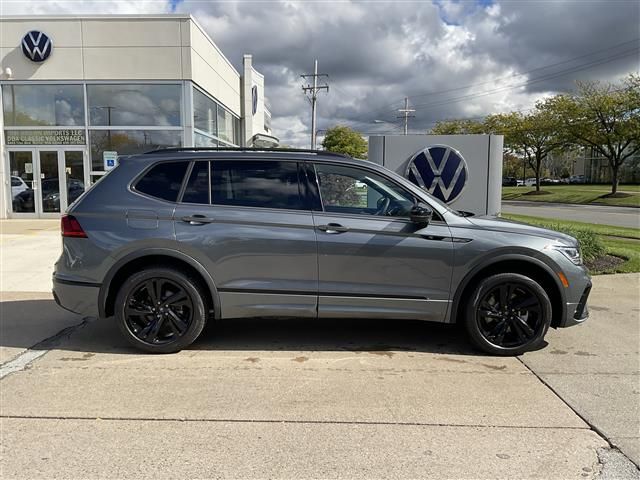 2024 Volkswagen Tiguan SE R-Line Black