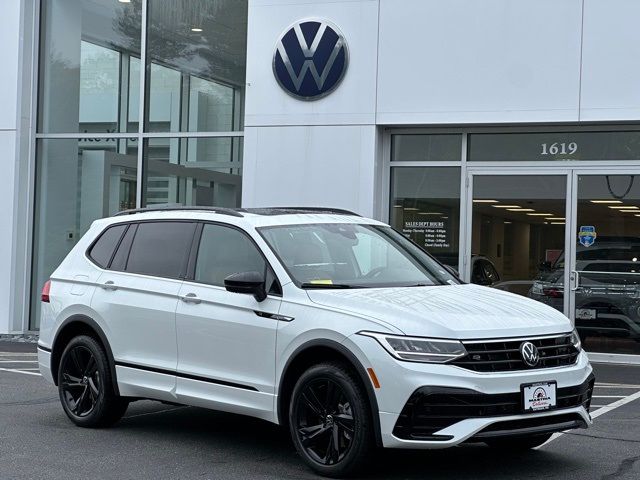 2024 Volkswagen Tiguan SE R-Line Black