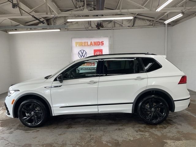 2024 Volkswagen Tiguan SE R-Line Black