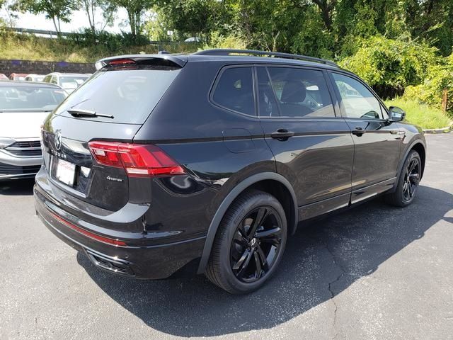 2024 Volkswagen Tiguan SE R-Line Black