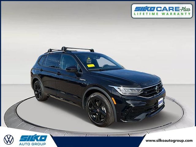 2024 Volkswagen Tiguan SE R-Line Black