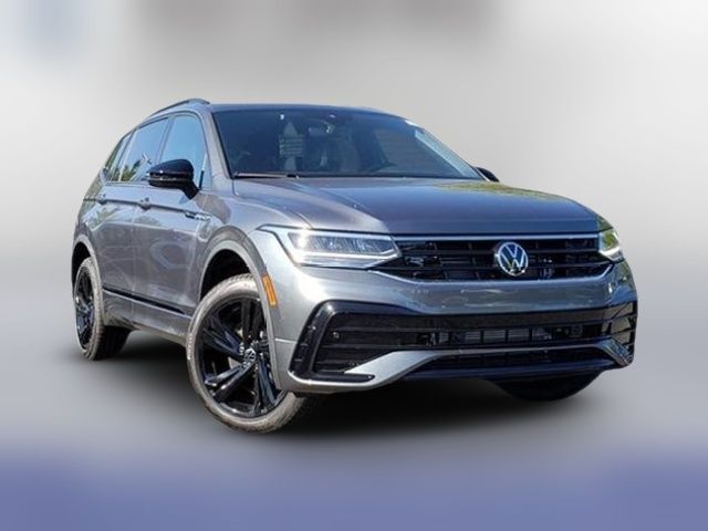 2024 Volkswagen Tiguan SE R-Line Black