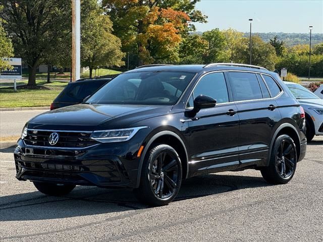 2024 Volkswagen Tiguan SE R-Line Black