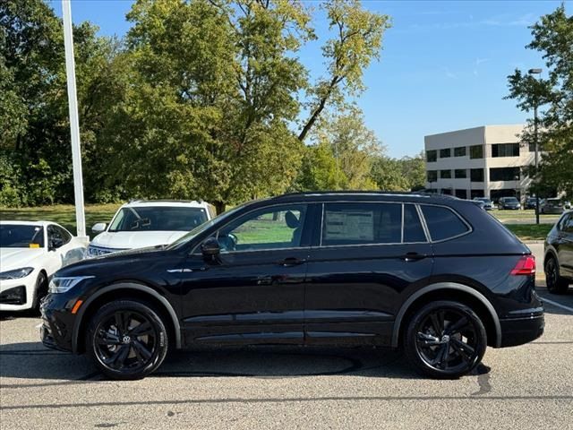 2024 Volkswagen Tiguan SE R-Line Black