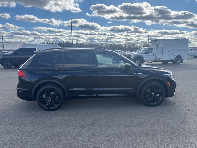 2024 Volkswagen Tiguan SE R-Line Black