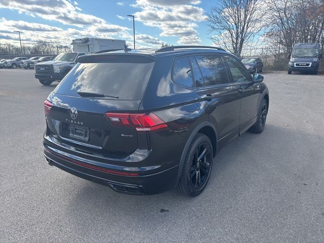 2024 Volkswagen Tiguan SE R-Line Black