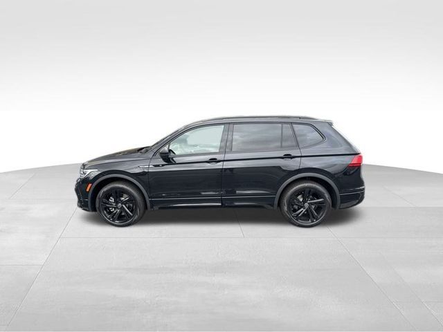 2024 Volkswagen Tiguan/Taos SE R-Line Black