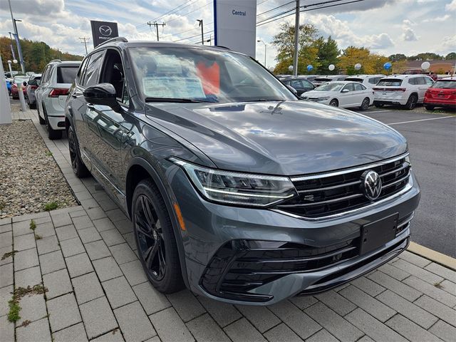 2024 Volkswagen Tiguan/Taos SE R-Line Black