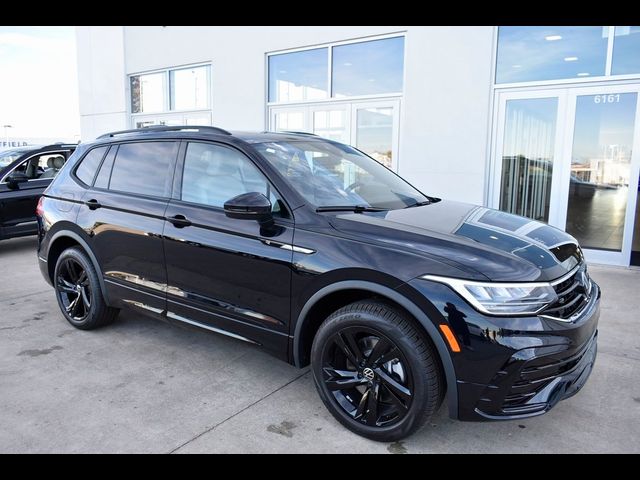 2024 Volkswagen Tiguan SE R-Line Black